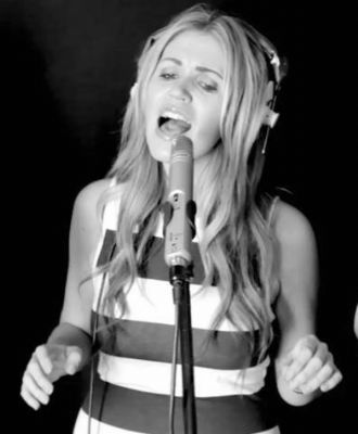 Hayley - Live Lounge